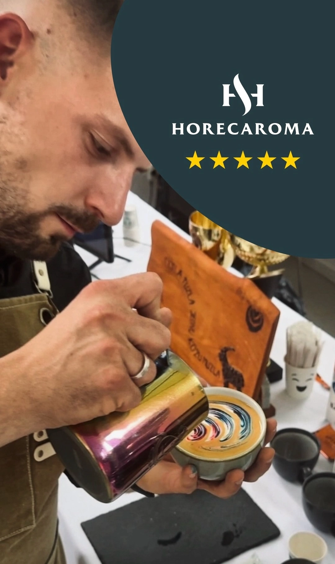 Adnan Musić demonstrira latte art na La Doppia mašini